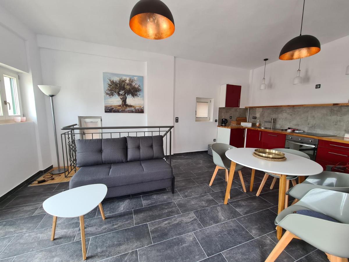 Apartamento Gythio Townhouse Exterior foto